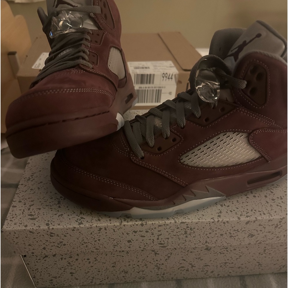 Air Jordan 5s Burgundy’s Brand New never even worn or tried on!